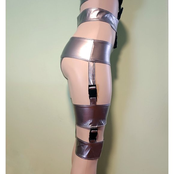 Custom Shiny Silver Stretch PVC Leeloo Inspired Costume By Artifice Clothing SM - Picture 4 of 6